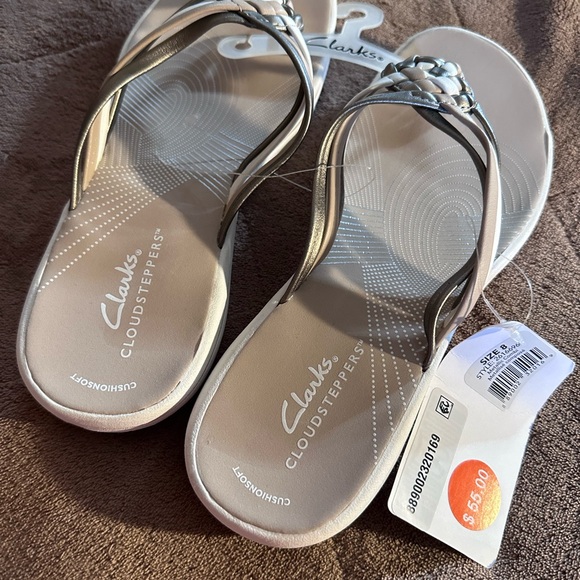 NWT CLARK SANDALS (SIZE 8) - Picture 3 of 7
